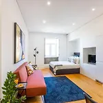 Stylish W/ Ac | Porto