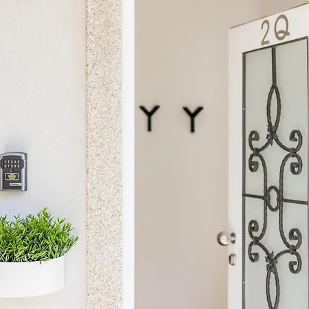 Stylish W/ Ac | Apartment Porto