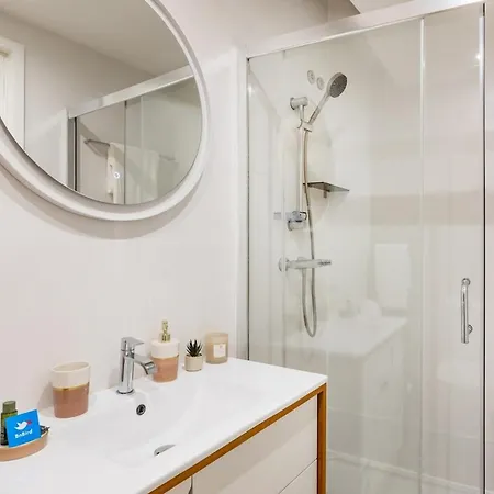 Stylish W/ Ac | Apartment Porto