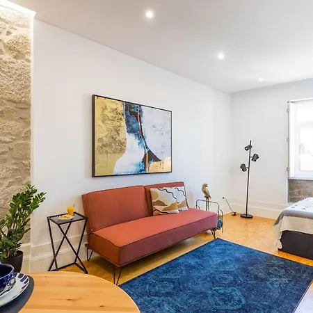 Stylish W/ Ac | Apartment *